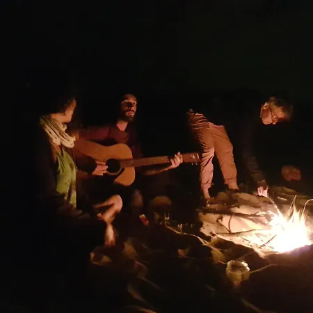 Hostel Shifting Sands Surf Camp *
