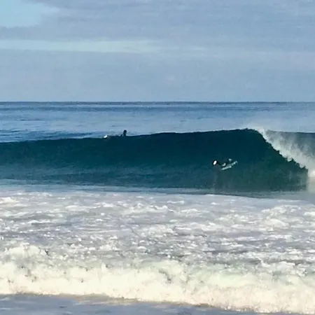 Shifting Sands Surf Camp Hostel *