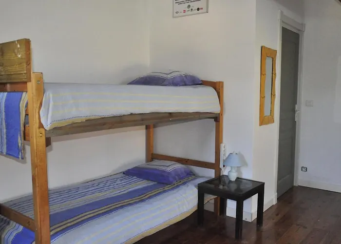 Shifting Sands Surf Camp Hostel