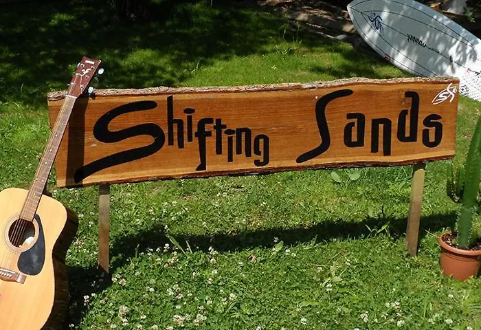 Hostel Shifting Sands Surf Camp