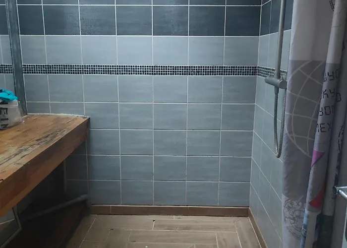 Hostel Shifting Sands Surf Camp *