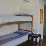 Shifting Sands Surf Camp بيت شباب