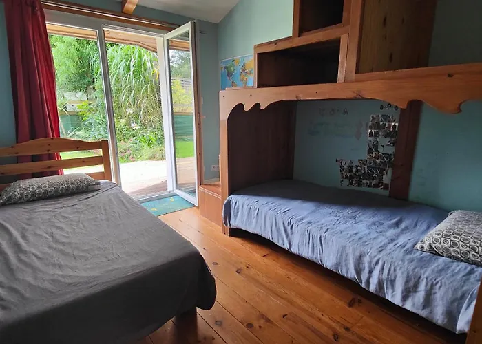 Хостел Shifting Sands Surf Camp *