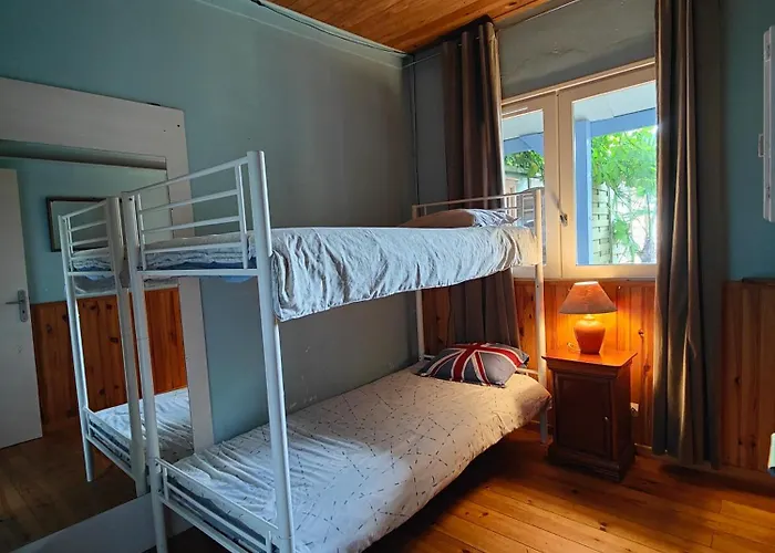 Хостел Shifting Sands Surf Camp